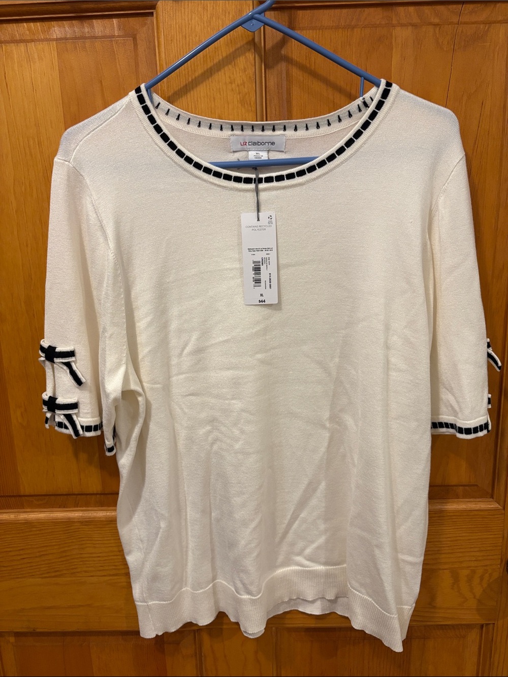Liz Claiborne Cream Short-Sleeve Knit Top with Black Trim